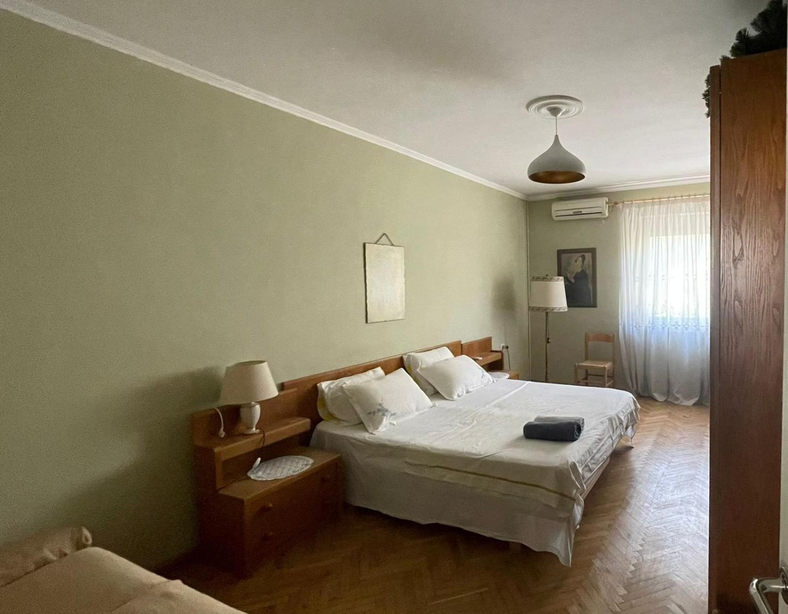 Vintage Apartment In Center Тирана Экстерьер фото